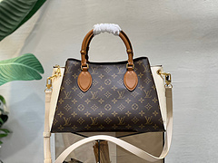 Bolsa Louis Vuitton Lateral com couro