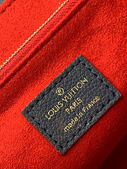 Imagem do Bolsa Louis Vuitton fecho brilhante e sofisticado