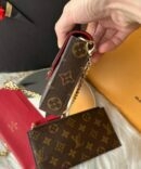 Bolsa Louis Vuitton pochette monogram - loja online