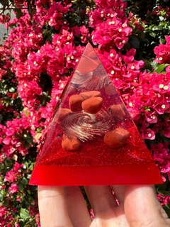 Pirâmide Pequena Jaspe Vermelho