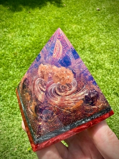 Pirâmide Orgonite Aragonita Sputnik - comprar online