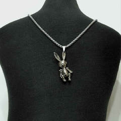 collar de hombre conejo