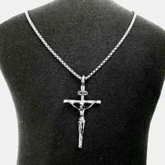 collar de hombre cruz crucificado