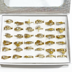 Anillo Strass surtidos caja x36 acero dorado - comprar online