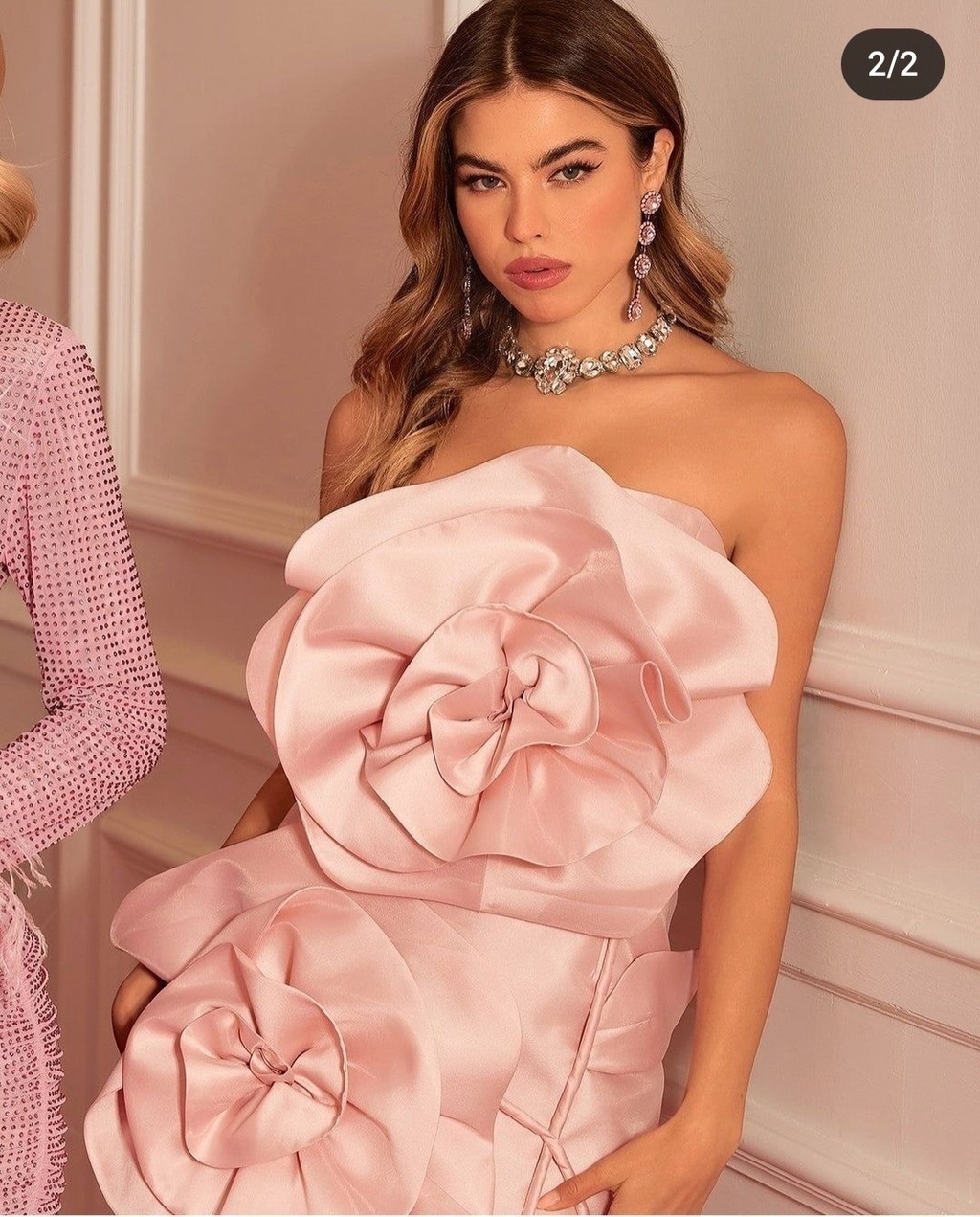 vestido corto color melon con flores 3D