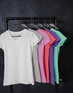 REMERA MUJER GREY DUAL POWER V - tienda online