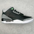 Air Jordan 3 Retro Green Glow na internet