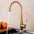 Antique Brass Ceramic Handle Basin Faucet, Torneira giratória do banheiro, Misturador quente e frio, Guindaste de cozinha - comprar online