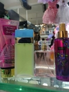 KIT 04 DÍA MADRE (COCO CHANEL 100 ML + LIGHT BLUE DM 100 ML + SPLASH VICTORIA SECRET 120 ML + CREMA VICTORIA SECRET 200ML) PERFUMES DAMA