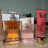 KIT DUO PERFUMES CALIDAD (LA VIDA ES BELLA 100 ML + COCO CHANEL 100 ML + CREMA VICTORIA SECRET 75 ML)