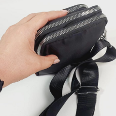 Bolsa Pequena Impermeável Lola: Elegância e Praticidade em Todos os Momentos - comprar online