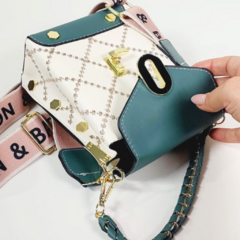 Crossbody Bag Ana - bolsa tiracolor estruturada na internet