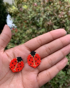 aretes de mariquita