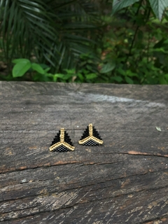 Aretes triángulo en internet