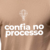 Camiseta Confia no processo algodão bege - comprar online