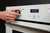 Forno Elétrico Infinity Touch Branco De Embutir 82L Fischer 220V - CASA DO COOKTOP