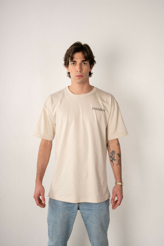 REMERA "ENEMIGO - OWNER'S CLUB" - Toasted Beige en internet