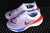 Las Nike ZoomX Invincible Run 3 White University Red Photo Blue Black FJ3889-100 son la elección perfecta para aquellos que buscan una zapatilla que combine estilo y rendimiento. Disfruta de la máxima comodidad y amortiguación en un diseño lleno de energí