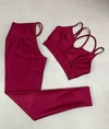 Conjunto empina Carmim