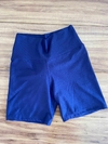 Shorts basico azul aveludado