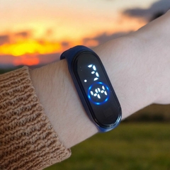 Relógio Led, com uma pulseira Miband, extra na compra/A Prova D'água - comprar online