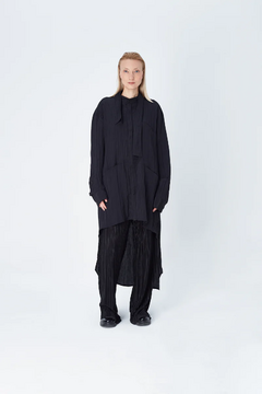 Imagen de CAMISA OVERSIZE GINGA BLACK PLISADA