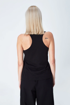 MUSCULOSA SHIMA BLACK 4 - comprar online