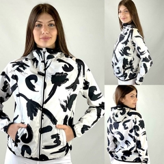 Campera rompeviento con capucha - Estampada - Yazuka - comprar online