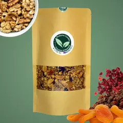 Pacote de Granola Fruits & Nuts da Madame Cantella, com nozes, frutas secas e mistura de grãos.