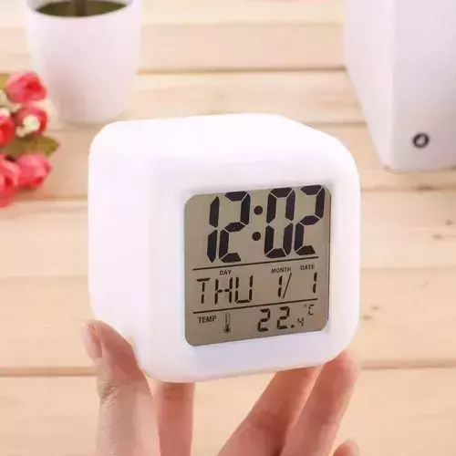 Reloj Despertador alarma Cubo Luminoso Digital 6 Colores Led Color Blanco