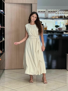 Vestido midi em crepe