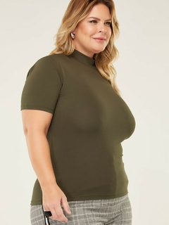 Imagem do T-shirt Viscolycra com gola - Verde Militar - Plus Size