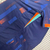 Camisa torcedor masculina Nike da seleção da Holanda, modelo 2024/25, na cor azul com detalhes laranja e escudo da equipe.