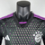 Camisa preta do Bayern de Munique II 2023/2024 para jogador masculino, com detalhes em roxo e logo da Adidas.