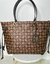 Bolsa Tote Guess combinado color marrón con café