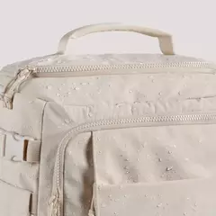 Mochila prática, compacta e impermeável com bolso para Laptop na internet