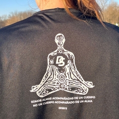 Remera Negra - Meditation en internet