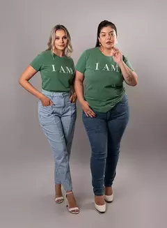 T-shirt I AM Verde - comprar online