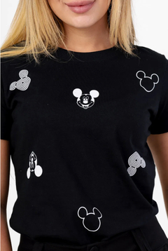 T-shirt Rosto Mickey Preto - comprar online