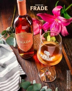 Kit com 2 Vinhos Rosé Suave Do Frade - comprar online