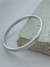 BRACELETE LISO MARTELADO RÓDIO BRANCO - comprar online