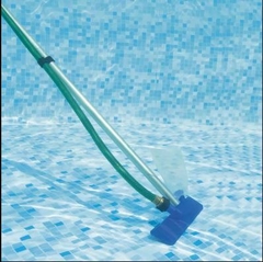 Imagem do Kit Limpeza para piscina 2 em 1- Aspirador de piscina + Peneira 2,03 Bestway