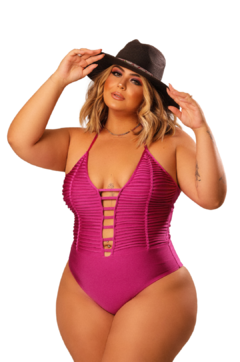 Maiô com decote e detalhes em macramé plus size na internet