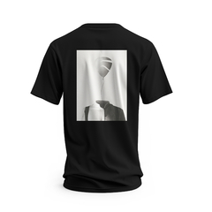 Camiseta Minimalist Lightness Concept na internet