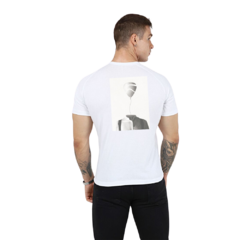 Camiseta Minimalist Lightness Concept