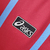 Camisa retrô do Aston Villa, modelo 1993/1995, vermelha com detalhes em azul.

