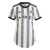 Camisa feminina branca e preta da Juventus I 22/23, com detalhes em triângulos e logo da Adidas.