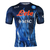 Camisa Napoli Flames Kit 22/23 masculina na cor azul, com detalhes em chamas e logotipos do patrocinador.