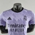 Camisa roxa do Real Madrid, modelo away da temporada 22/23, com logotipo da Adidas e patrocínio da Emirates.

