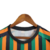 Camisa de treino do Venezia FC, com listras laranja, verde e preto, confeccionada pela Kappa.

